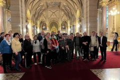bm_kem_parlament_2025_10