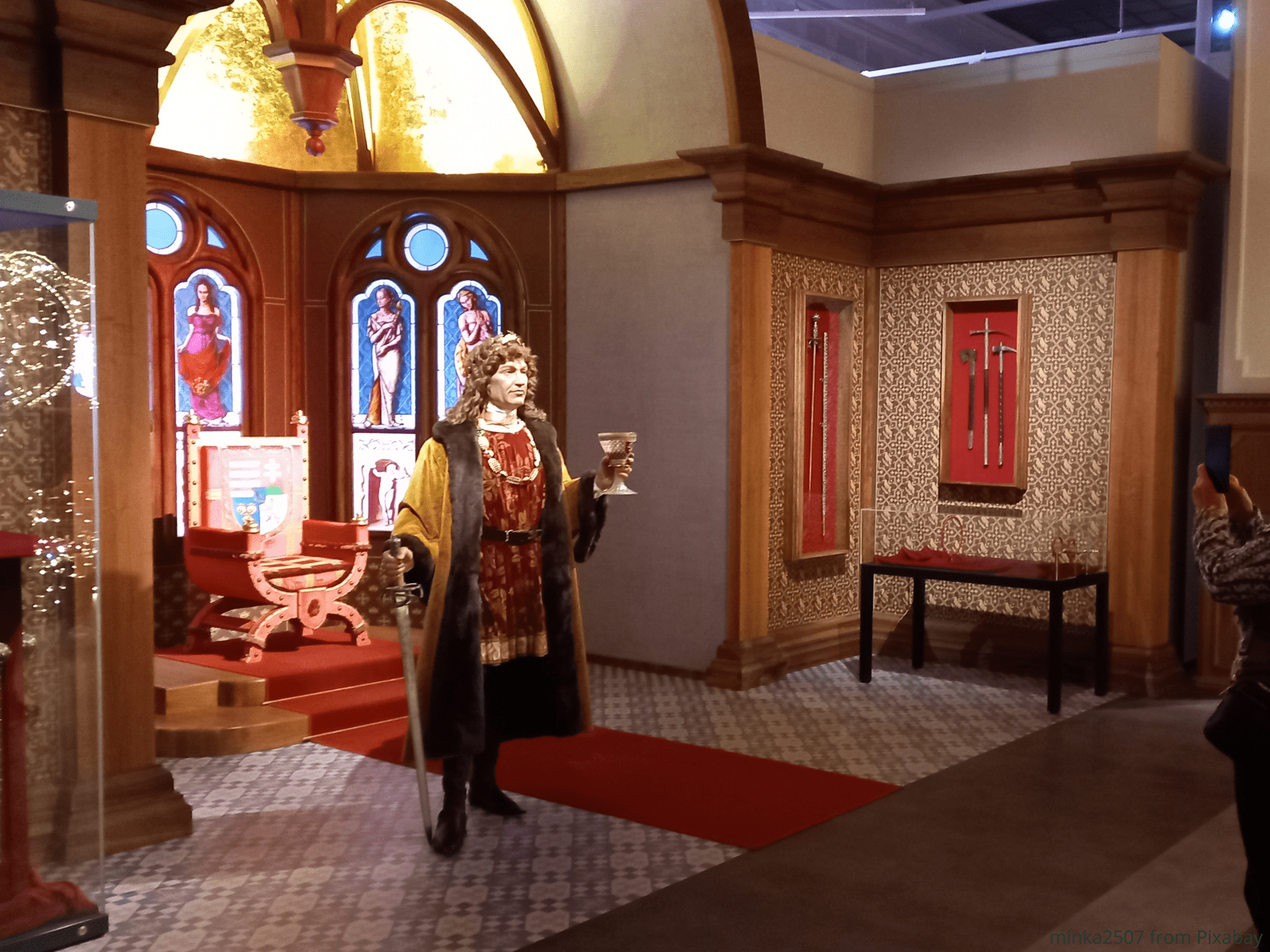 A Madame Tussauds Budapest kiállítása és budapesti belvárosi séta – három megye közös programja