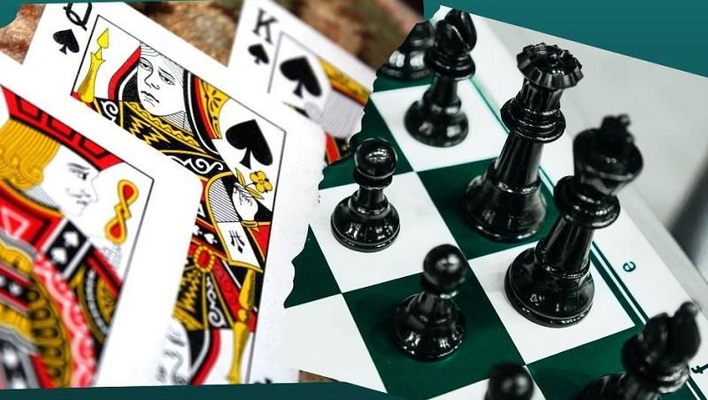 Sakk- és kártyaparti Orosházán