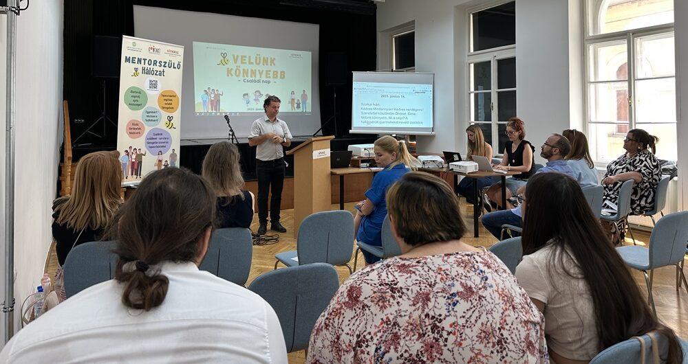 „Velünk könnyebb” – Sikerrel zárult a mentorszülő családi nap a SINOSZ székházában