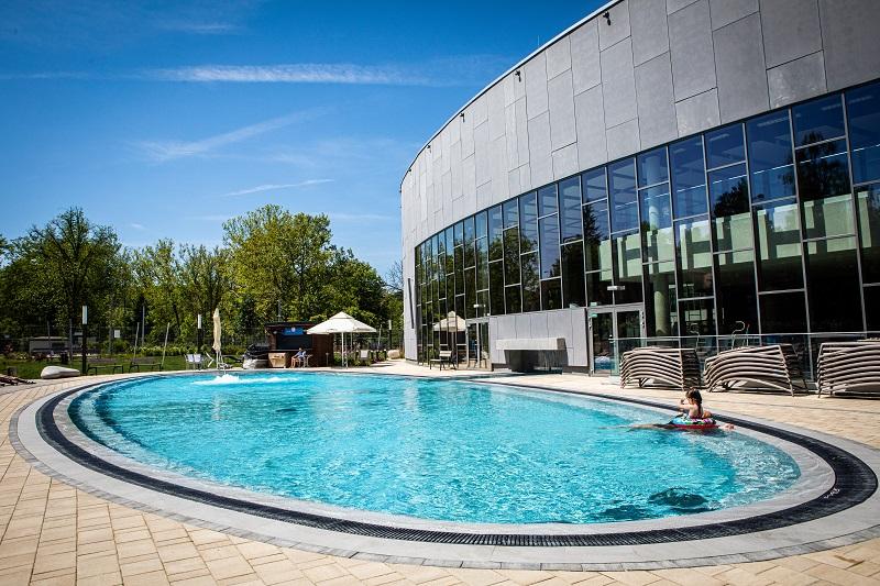 Idősek napi séta és fürdőzés Miskolctapolcán