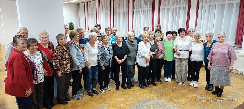 Meghitt és vidám Idősek Napja Ózdon