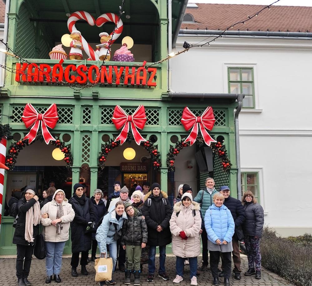 A gödöllői Karácsonyházba látogattunk – két szervezet közös programjaként